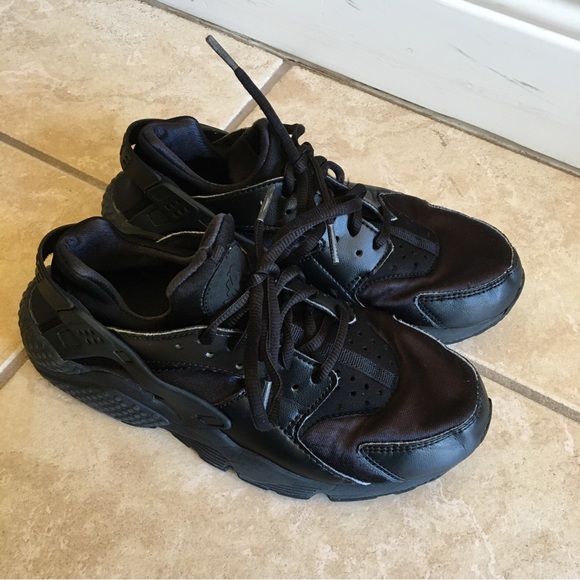 Nike Air Huaraches - Picture 3 of 10